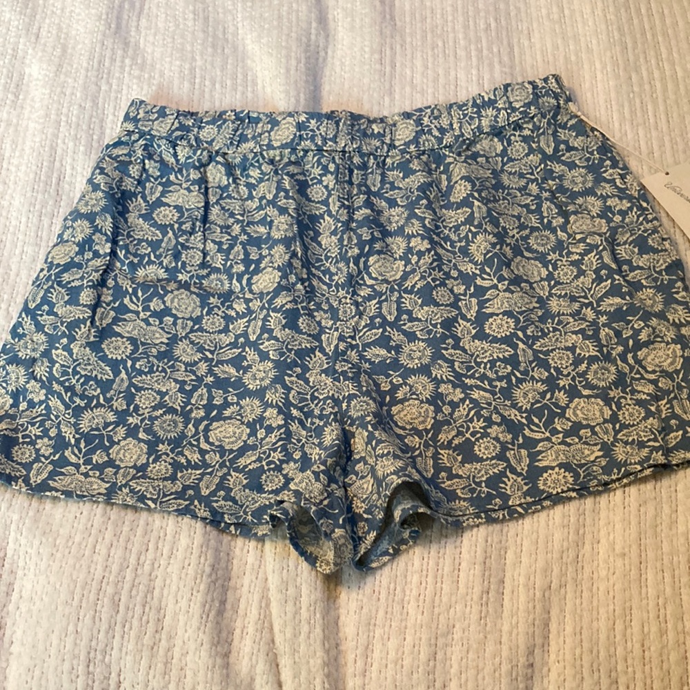 NWT elastic waist floral print size large